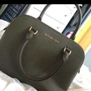 NWT Michael Kors Ciara Large Satchel!! Gorgeous
